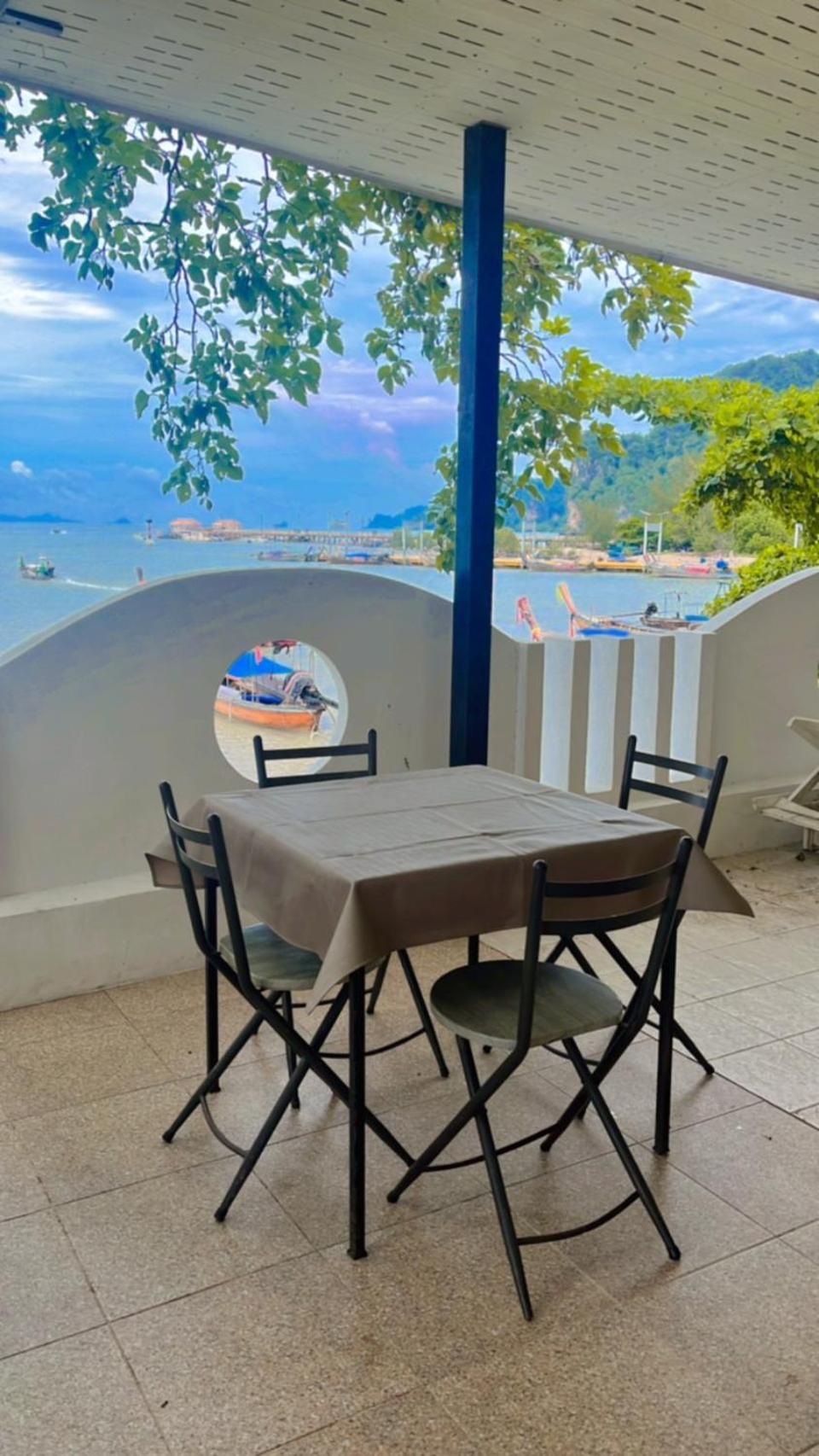 Chom By The Sea Ξενοδοχείο Ao Nam Mao Εξωτερικό φωτογραφία